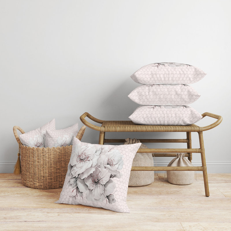Coussin Magnolia Majesty, H 18 po x l 18 po, Rose