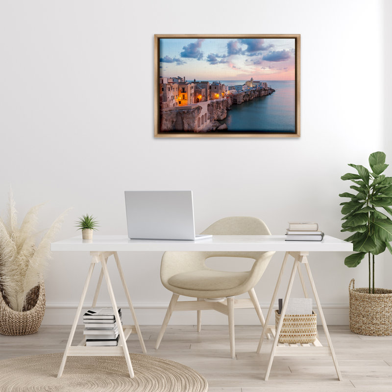 «Coastal City Architecture» par Danita Delimont, Cadre flottant orme Montalcino, H 21 po x l 31 po