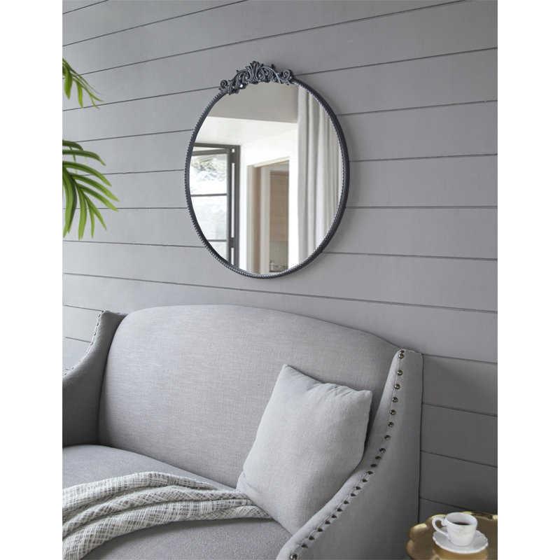 Miroir 30 po x 32 po de style classique avec forme ronde et cadre d'inspiration baroque pour la salle de bain, console de vestibule posée contre le mur
