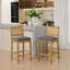 Tabouret de bar en bois massif à dossier en rotin avec coussin en mousse haute résilience, idéal pour les îlots de cuisine de style rustique et naturel, barres basses dans les salles à manger et les cafés, ensemble de deux-245758824