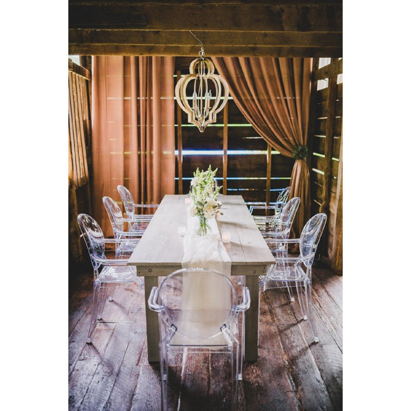 Chaise avec accoudoirs transparente