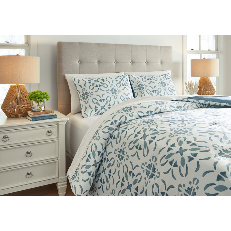Blue/White Microfiber Reversible 3 Piece Comforter Set, Queen Comforter + 2 Queen Shams