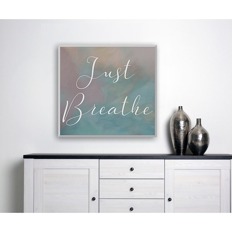«Just Breathe» par l'artiste locale Janet Burrows, H 38 po x l 38 po, Cadre doré