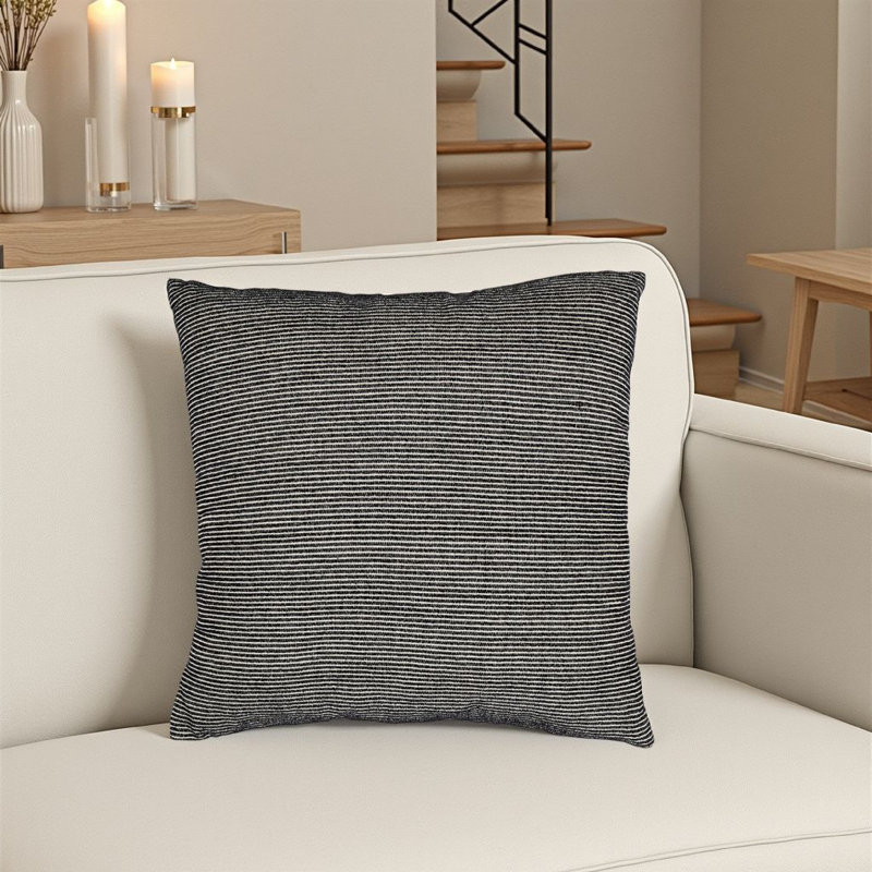 Coussin décoratif carré en coton noir rayé 20 po, gris brun