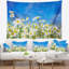 Motif floral de marguerites blanches sous un ciel bleu vif-28486156