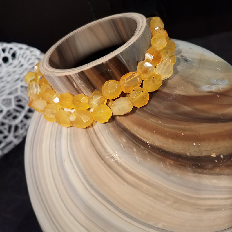 Vase en cristal, Jaune