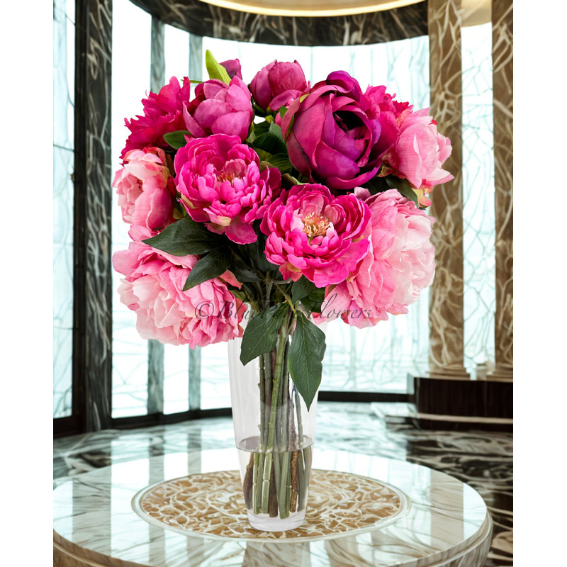 Grande et élégante pivoine rose / magenta