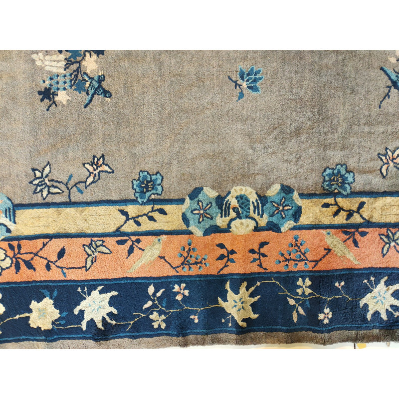 Tapis chinois à motif floral antique gris