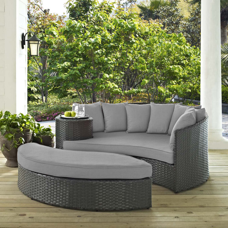 Sojourn Daybed with Cushions
