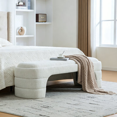 Le large banc de chambre rembourré moderne sans accoudoirs, parfait pour le vestibule et le salon, ajoute style et confort à tout espace