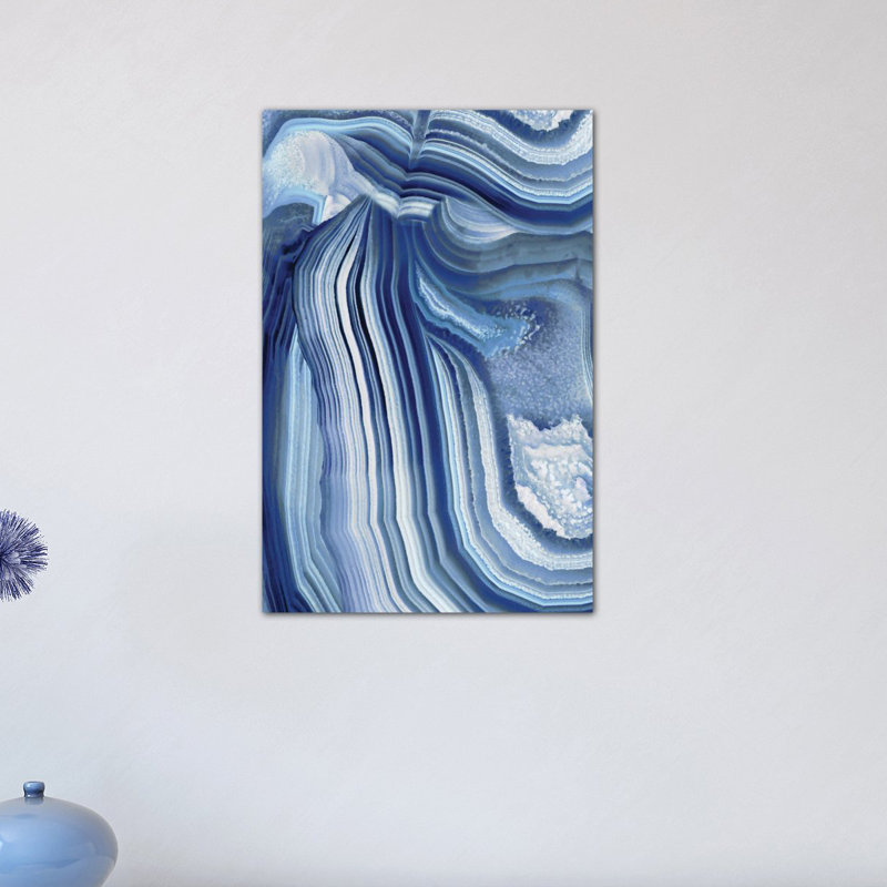 «Agate Indigo II» par Danielle Carson, reproduction sur toile, H 18 po x l 12 po x P 1,5 po