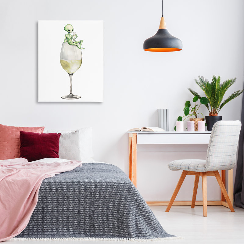 Alien perché sur une toile de verre de champagne, design par Lil 'Rue, H 40 po x l 30 po