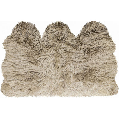 Cyanne Handmade Sheepskin Taupe Area Rug
