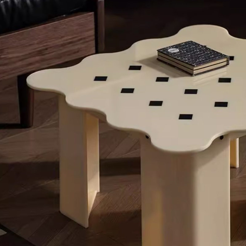 Table basse de style crème