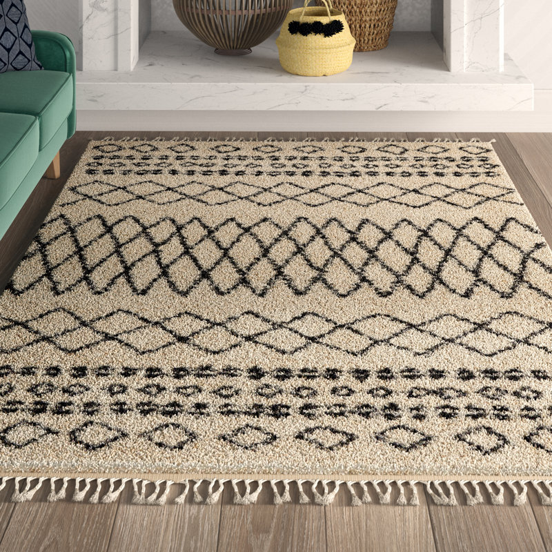 Tapis à motif géométrique crème / ivoire Calion, Rectangle 5 pi 3 po x 7 pi 11 po