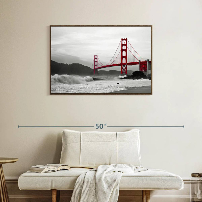 Golden Gate Bridge Beach, 37 po x 25 po, Cadre flottant noyer