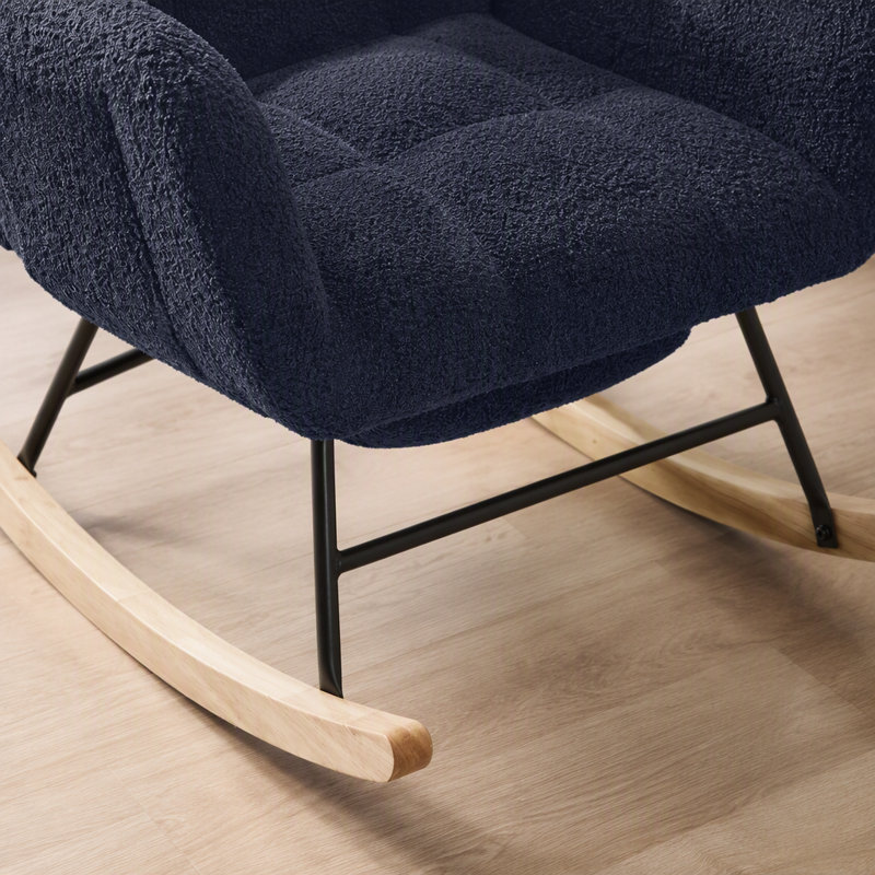 Chaise berçante à bascule à oreilles et repose-pieds assortis, en tissu Teddy bleu foncé. Fauteuil à bascule d'allaitement avec poche de rangement latérale, bercement en douceur, base en bois massif.