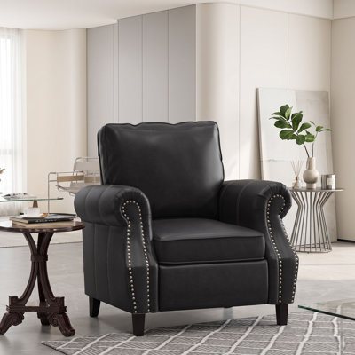 Fauteuil club en similicuir avec accoudoirs roulés et garniture cloutée pour les salons et les salons