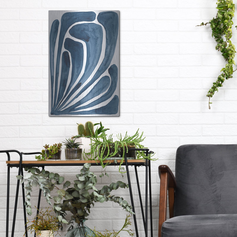 «Blue Stylized Leaf II» par Regina Moore, art mural en métal, H 16 po x l 12 po