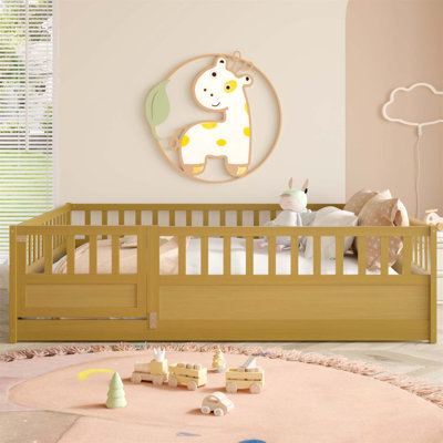 Montessori Wooden Children's Floor Bed With High Security Barrier And Door, Ideal For Safe And Comfortable Sleep