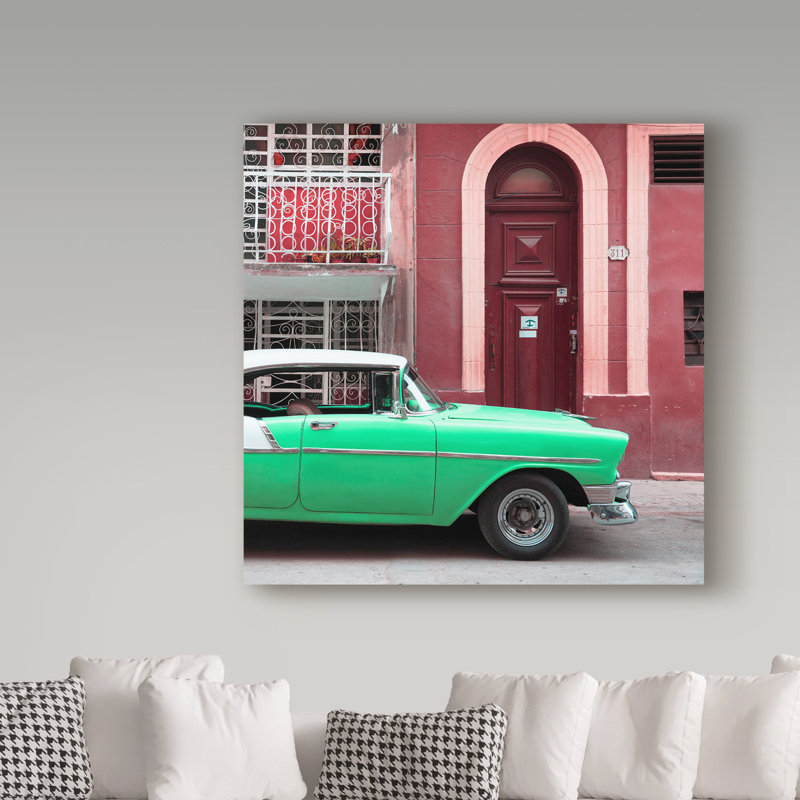 «Classic Car in Havana» par Cosey, reproduction de photo sur toile tendue, H 24 po x l 24 po