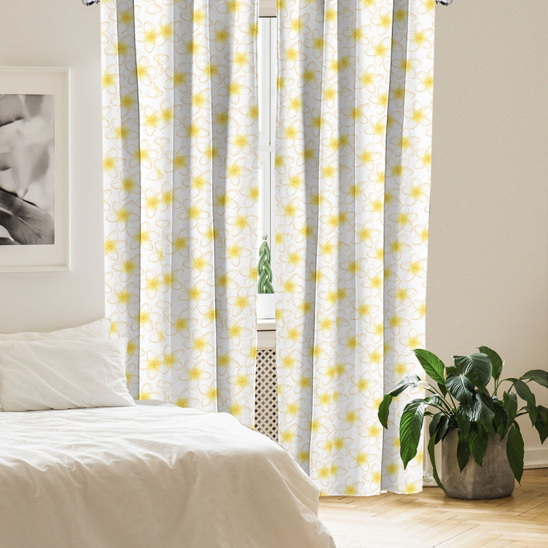 Rideaux 4 panneaux East Frangipanis avec contours East Urban Home, jaune et blanc cassé, L 56 po x L 95 po