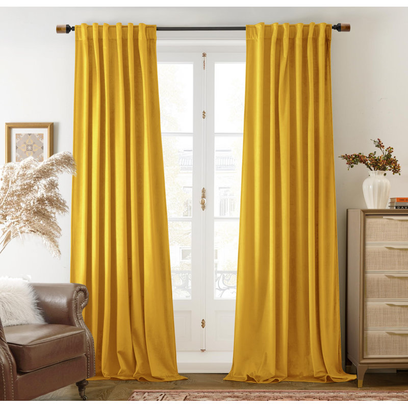Ensemble de rideaux en velours 2 panneaux Dessy, L 52 po x L 84 po, Jaune