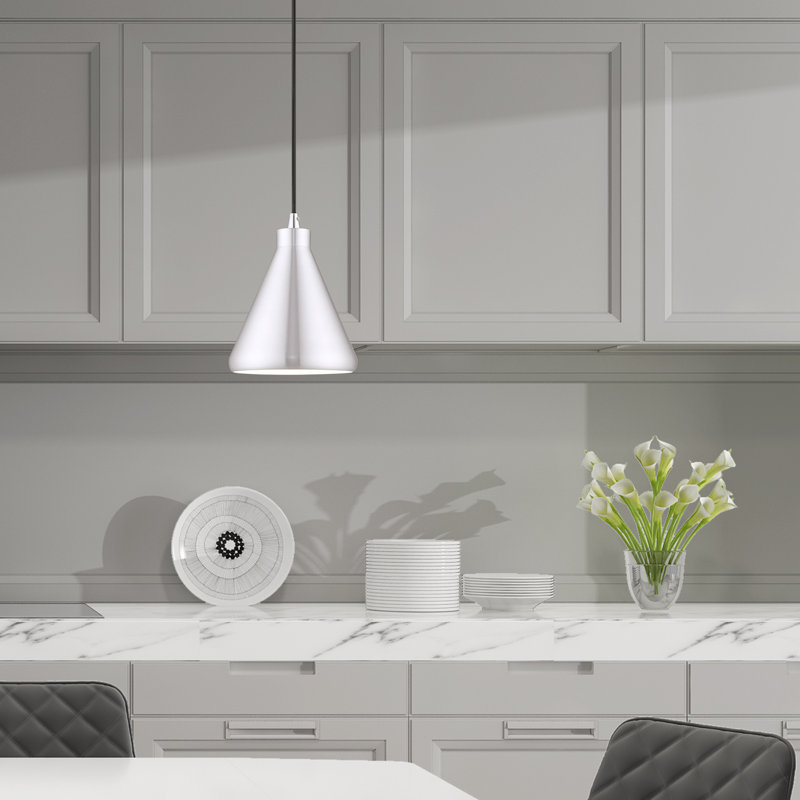 Luminaire suspendu conique à 1 lumière Schultz, Aluminium brossé, H 14 po x l 7 po x P 7 po