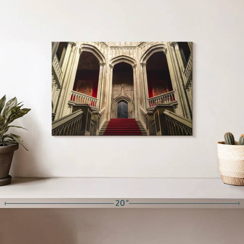 Grand escalier Old Castle, H 8 po x l 12 po