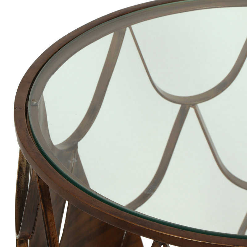 Table d'appoint inspirée avec matériaux en verre et en métal glamour avec base translucide