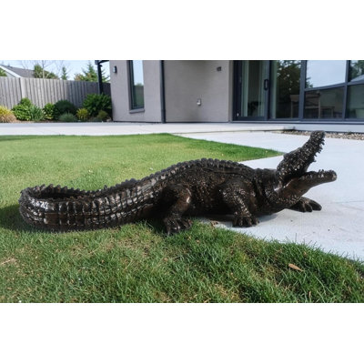 Décoration alligator en aluminium bronze à mâchoires ouvertes bronze foncé 31 po x 14 po x H 11 po