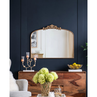 Miroir de 40 po x 31 po à arche dorée de luxe avec cadre complexe pour la décoration de la maison