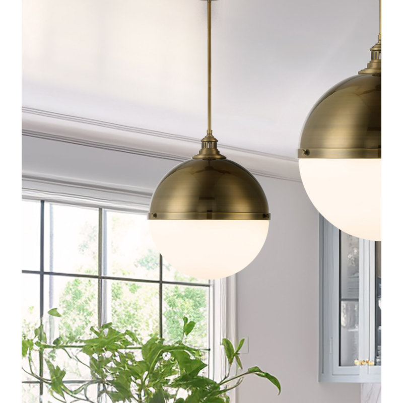 Luminaire suspendu simple en métal avec abat-jour en verre Blosser, Laiton vieilli oxydé, 17,38 po de largeur
