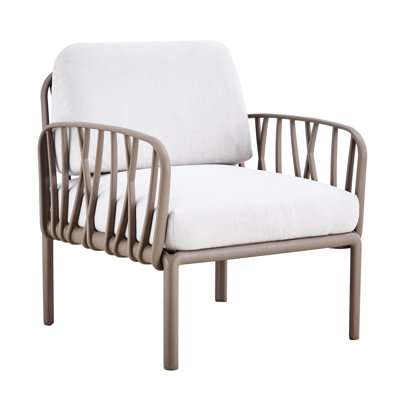 2 fauteuils simples pour patio, pelouse. Plastique avec coussin confortable. Moderne. Blanc. L 26,84 po x P 27,39 po x H 30,65 po. Base intérieure et extérieure. Temps doux. 27,39 po. 26,84 30,65 po.