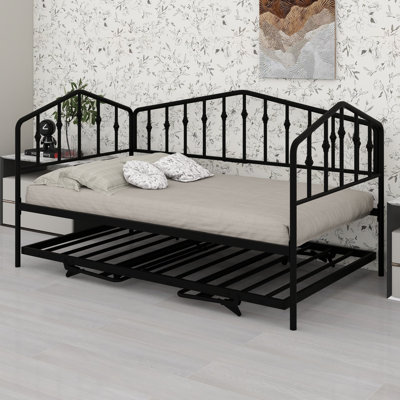 Le lit de jour avec lit gigogne offre une installation facile et un lit escamotable qui s'harmonise avec le cadre des chambres d'amis