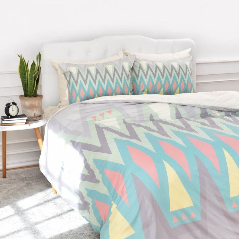 Gabi Polyester Geometric Shapes Duvet Cover, King Duvet Cover + 2 King Shams