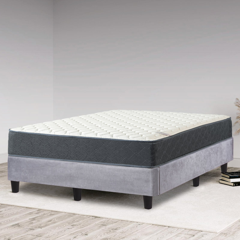Matelas hybride à ressorts ensachés moyen en mousse à mémoire de forme 9 po Adrienna, avec lit plateforme en bois 13 po