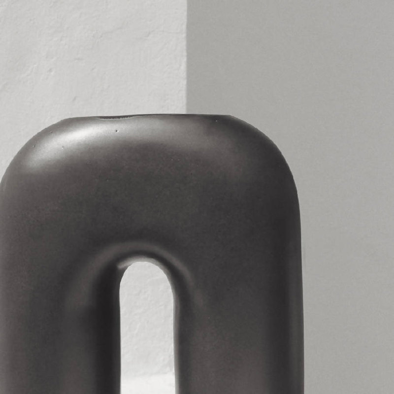 Zo Vase, Black
