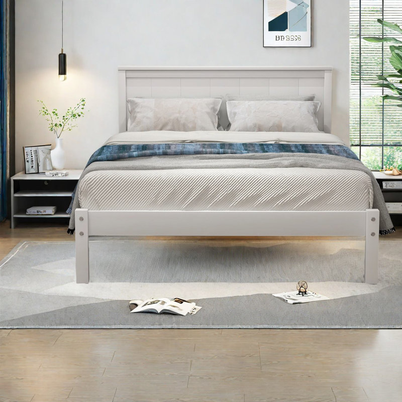 Lit plateforme simple peu encombrant, structure en bois durable, charme rustique