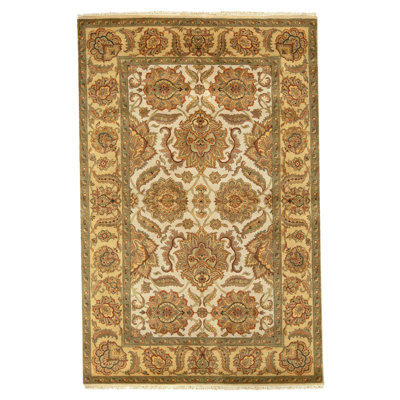 Hand Knotted Wool Oriental Area Rug in Ivory And Gold