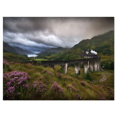 " Glenfinnan Viaduct, Scotland "