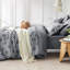 Édredon léger à motif quadrilobe-110389579