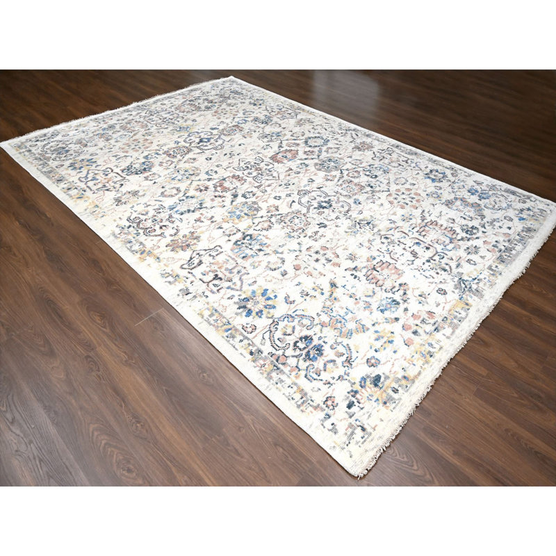 Tapis unique 9 pi 9 po x 14 pi Plonie