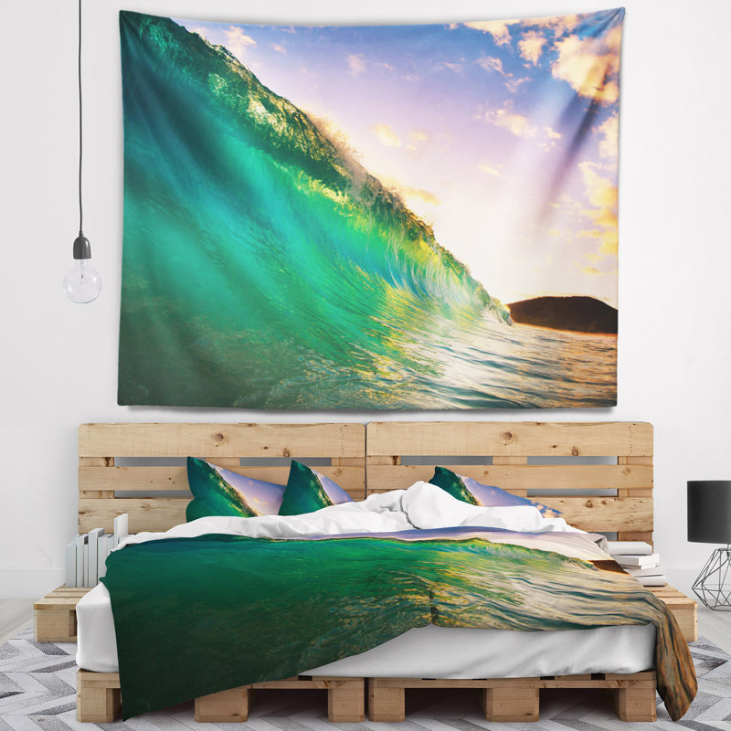 Vagues embrasser la tapisserie des nuages Seascape, H 32 po x l 39 po