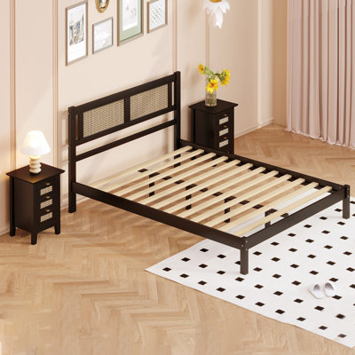 Ensemble de lit plateforme en bois 3 pièces avec tête de lit en rotin naturel