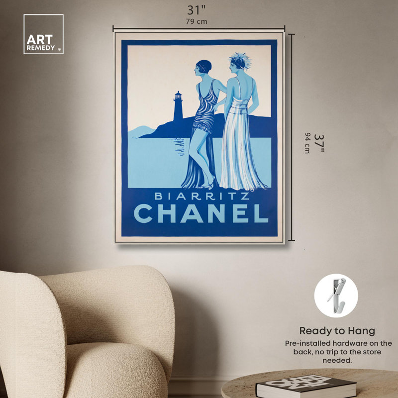 Impression sur toile Biarritz Blue Belle par Art Remedy, H 37 po x l 31 po, Cadre argenté