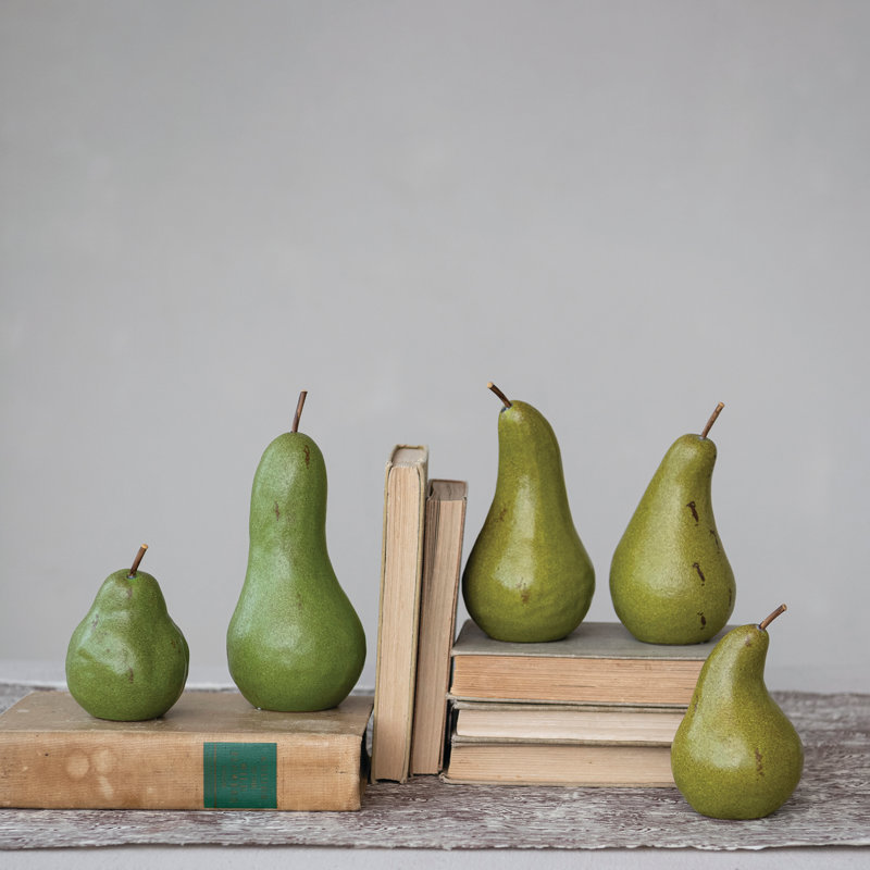 Figurines de poire en grès vert