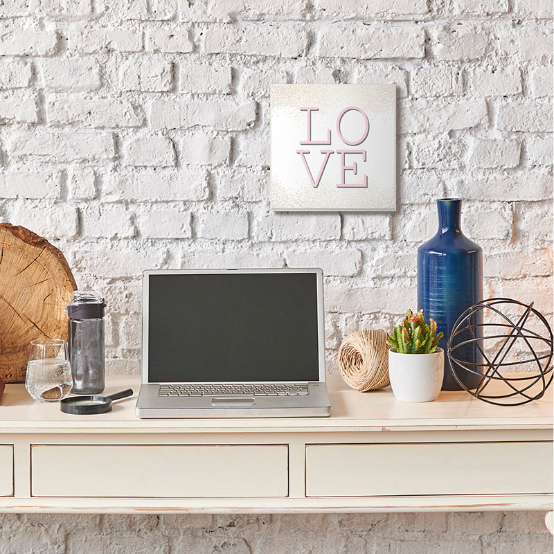 «Pink Love Text Glam Abstract Sparkle» par Kim Allen - impression d'art graphique, Plaque en bois