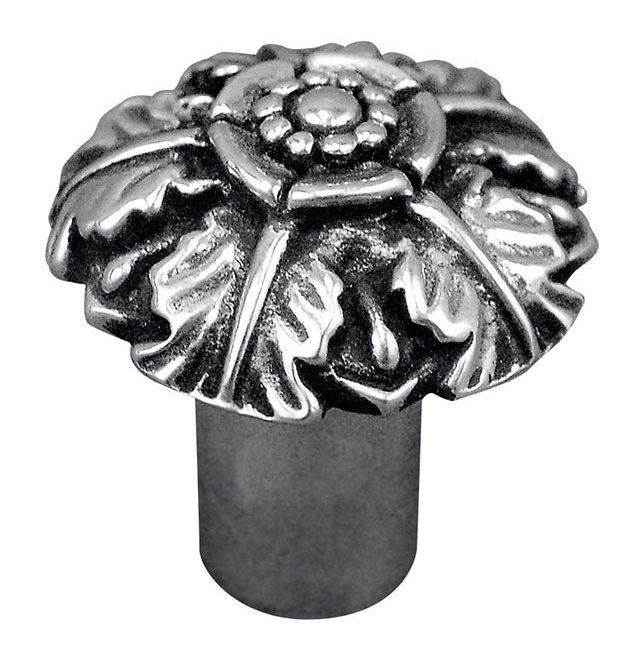 Poignée fantaisie Carlotta, Laiton antique, H 1,125 po x l 1,125 po x P 1,25 po