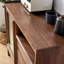 Armoire de rangement moderne et minimaliste pour le salon-468555630